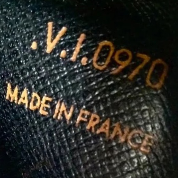 Louis Vuitton Jeune Fille Epi Noir Crossbody Bag - Picture 11 of 12